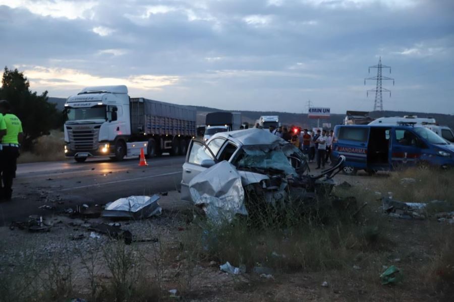 Katliam gibi zincirleme kaza! Çok sayıda ölü ve yaralı var