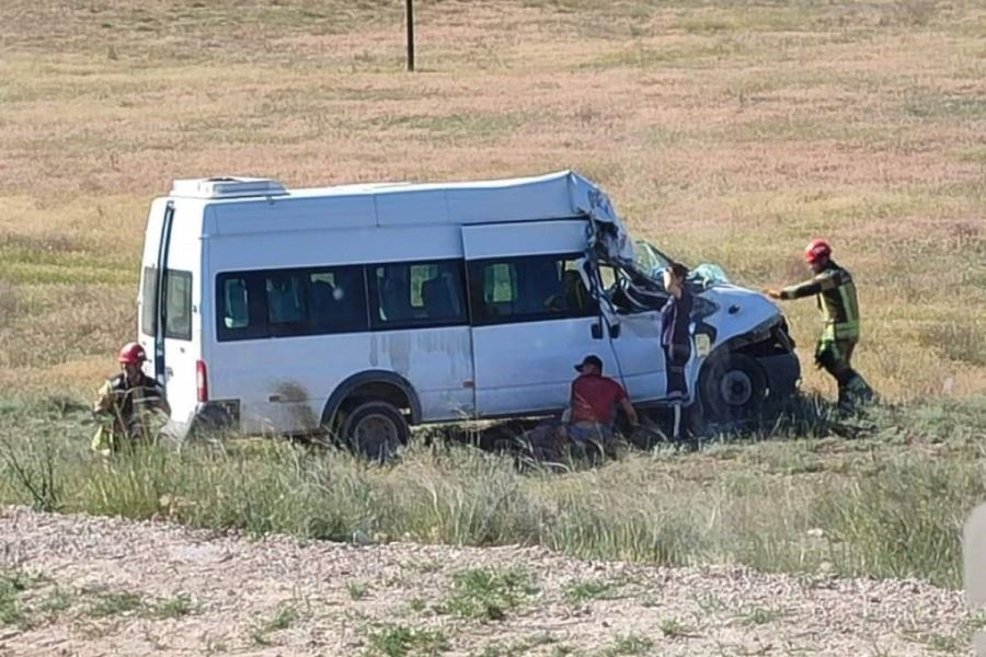 İşçi servisi kaza yaptı: Çok sayıda yaralı