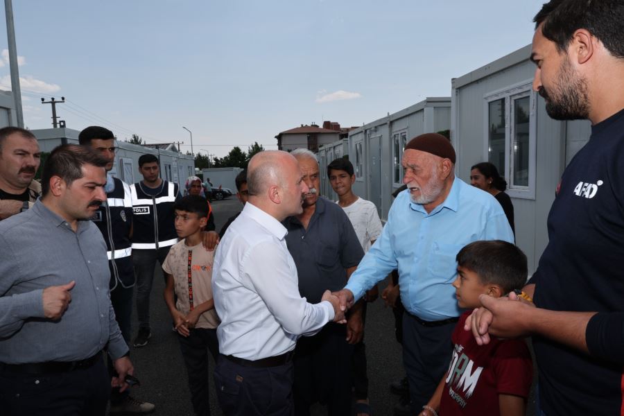 ADIYAMAN VALİSİ DR. OSMAN VAROL’DAN İL MERKEZİNDEKİ KONTEYNER KENTLERE ZİYARET