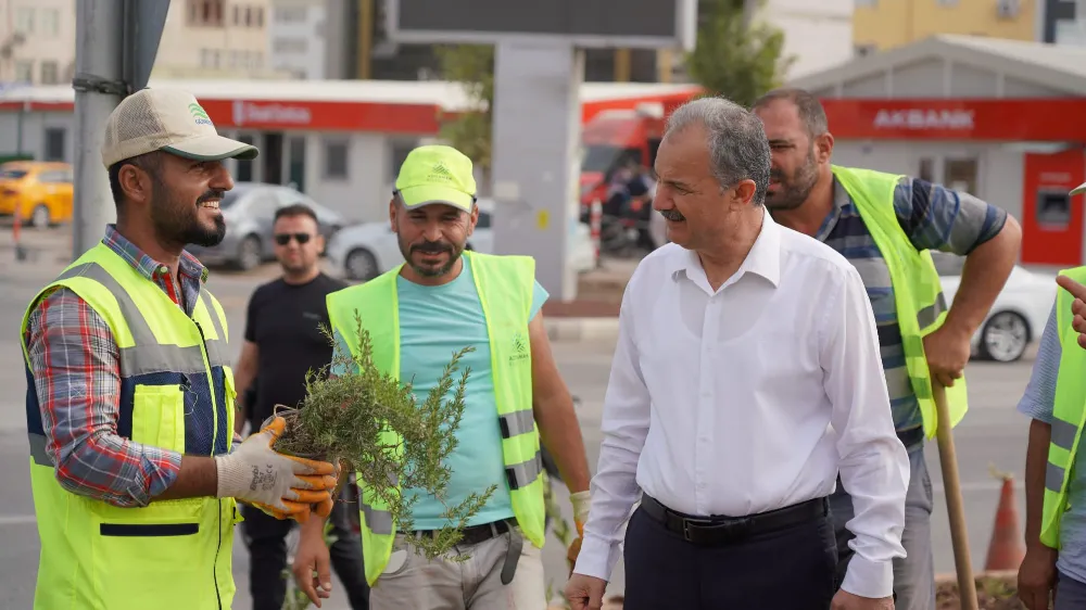 Adıyaman’da Refüj ve Kavşaklar Yenilenmeye Devam Ediyor