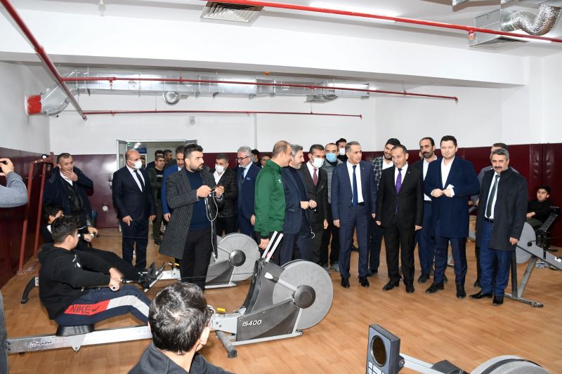 GENÇLİK VE SPOR BAKANLIĞI’NDAN ADIYAMAN’DAKİ AMATÖR SPOR KULÜPLERİNE 440 BİN TL’LİK CAN SUYU