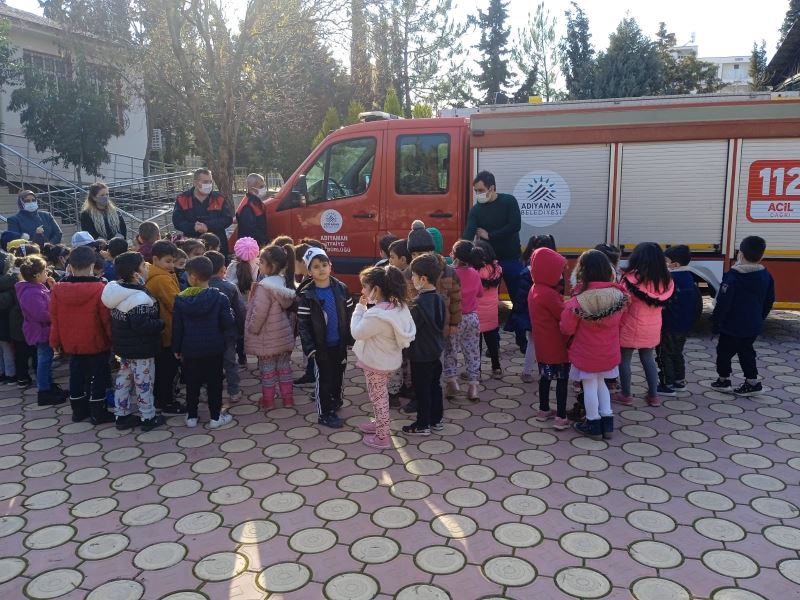 İtfaiyecilerden, Miniklere Yangın Eğitimi