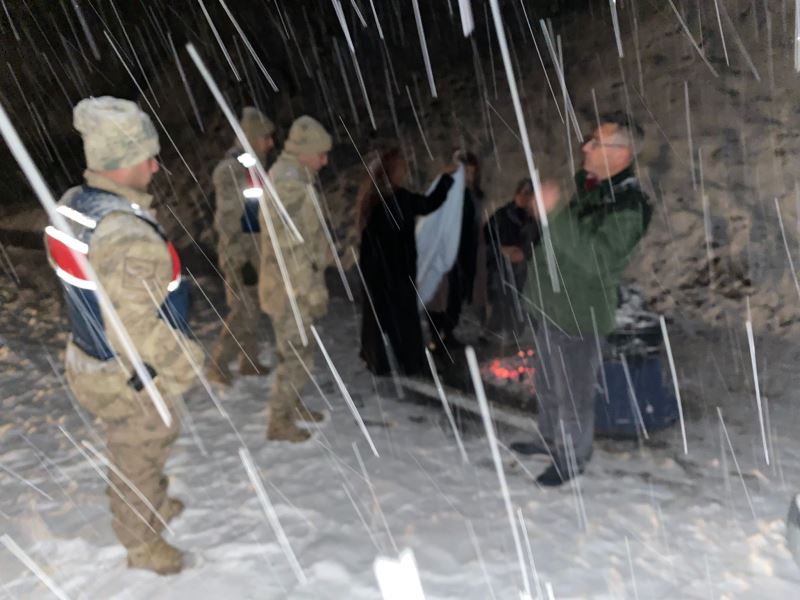 Kar Yağışından Mağdur Vatandaşlara Jandarma Desteği