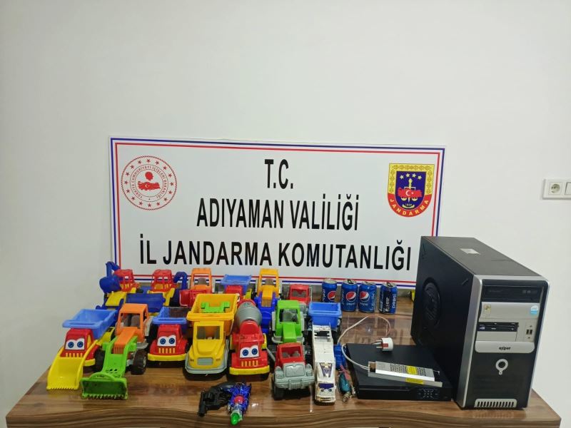 Adıyaman’da Küçük Yaştaki 5 Çocuk Markette Yiyecek,İçecek Ve Oyuncak Çaldı