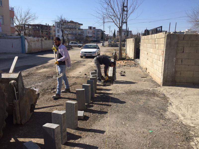 Siteler Mahallesi’nde Kaldırım Düzenleme Çalışması