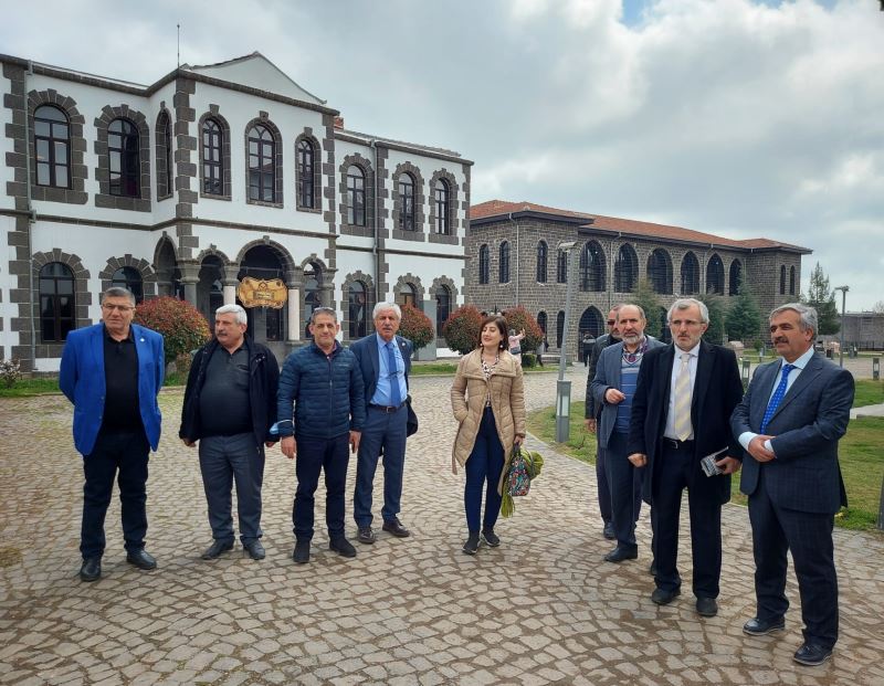 Bölgedeki Gazeteciler Diyarbakır’da Buluştu!