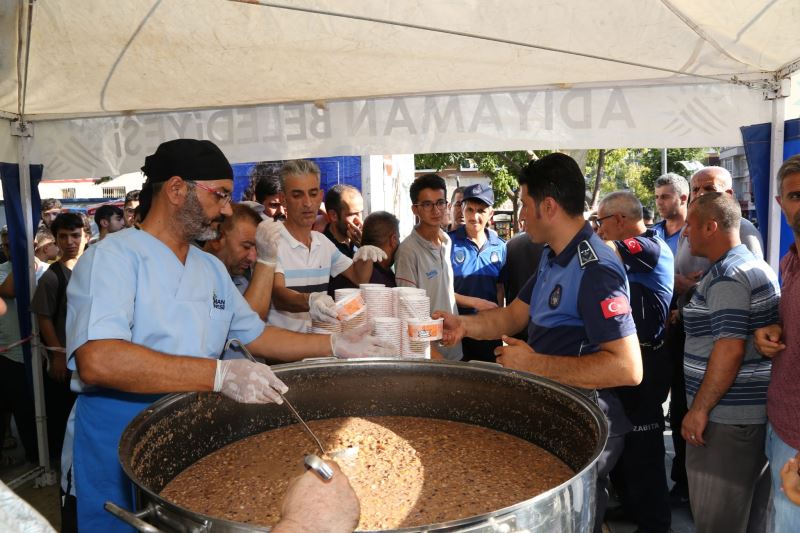 Adıyaman Belediyesi nden 5 Bin Kişilik Aşure İkramı