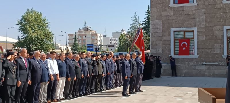 19 EYLÜL GAZİLER GÜNÜ NEDENİYLE İL PROTOKOLÜNDEN TÜRK ANITINA ÇELENK: