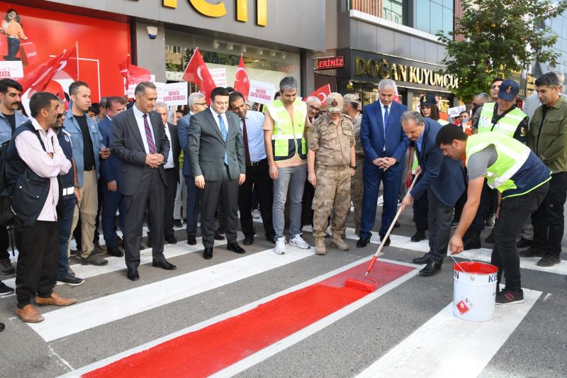 YAYALARA ÖNCELİK DURUŞU, HAYATA SAYGI DURUŞU”