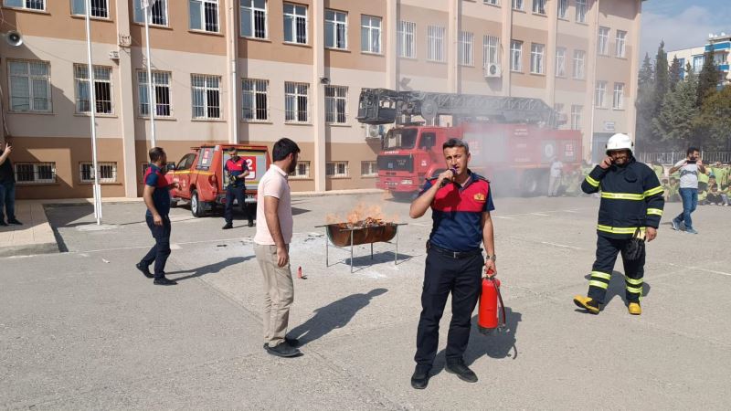 İtfaiye Ekipleri Öğrencileri Bilinçlendiriyor