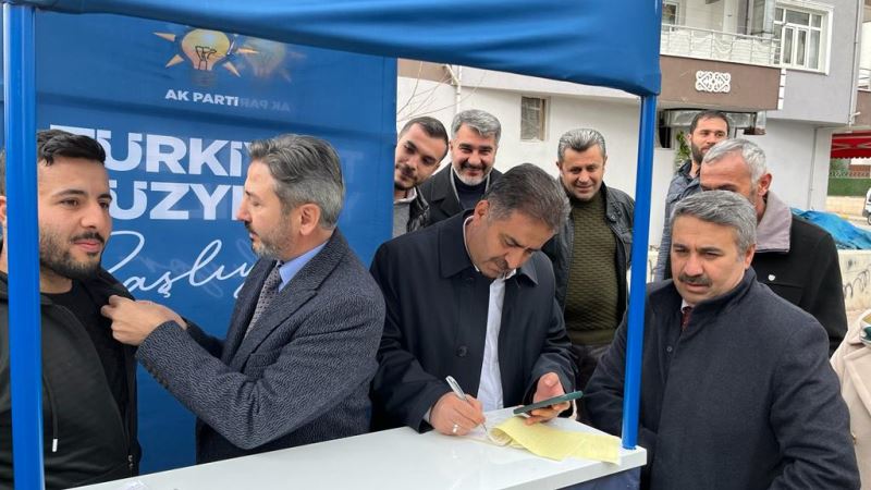 AK Parti Adıyaman Merkeze İlçe yeni bir projeyi uygulamaya Koyarak 15 Noktada stant açtı.