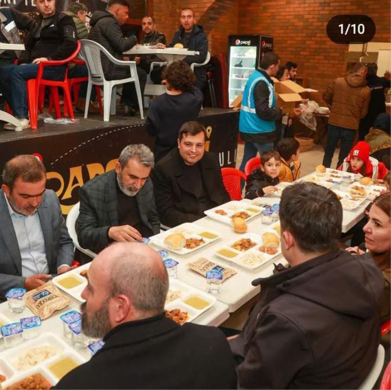 Millet Bahçemizde iki gün boyunca süren ve Uşak Belediyesi ekiplerinin gösteriyle şenlenen Ramazan Buluşmamız yoğun katılımla sona erdi.