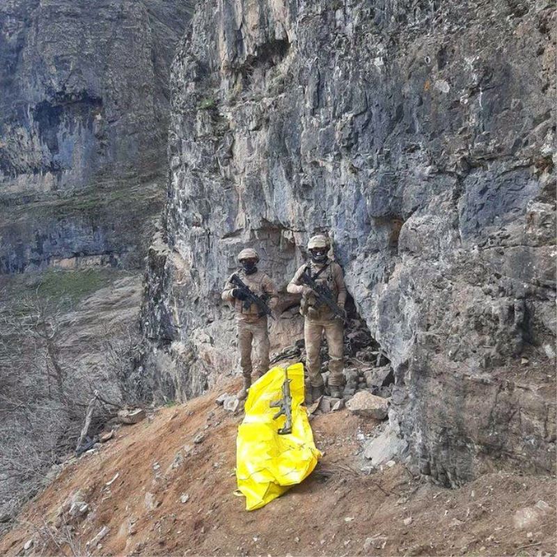 O bölgede terörist kalmadı İçişleri Bakanı Süleyman Soylu, turuncu kategoride aranan teröristin etkisiz hale getirildiğini duyurdu bölgede terörist kalmadı