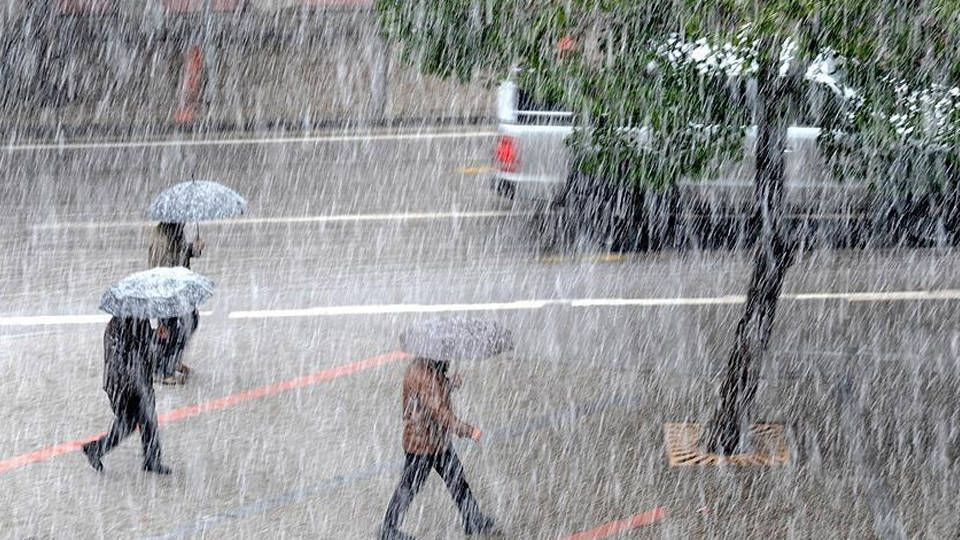 Meteoroloji 22 ili sarı kodlu uyardı: Gök gürültülü sağanak geliyor